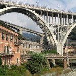 arrivée entre croisements ponts et autoroutes